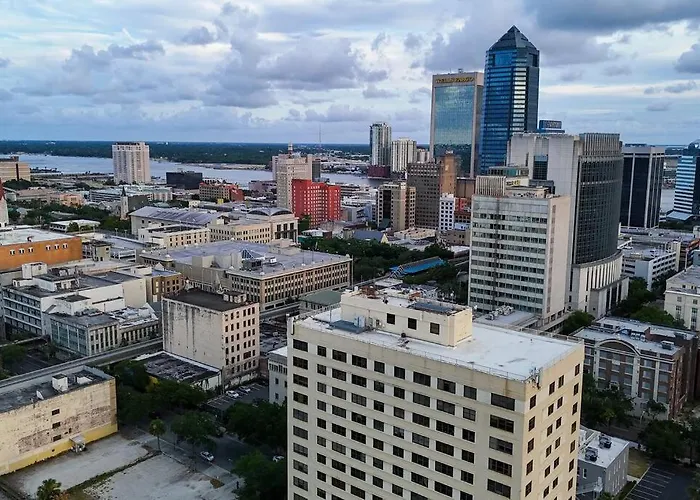 Luxury Skyrise Condo Downtown Jax