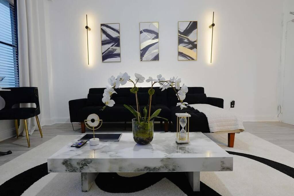 Luxury Skyrise Downtown Jax